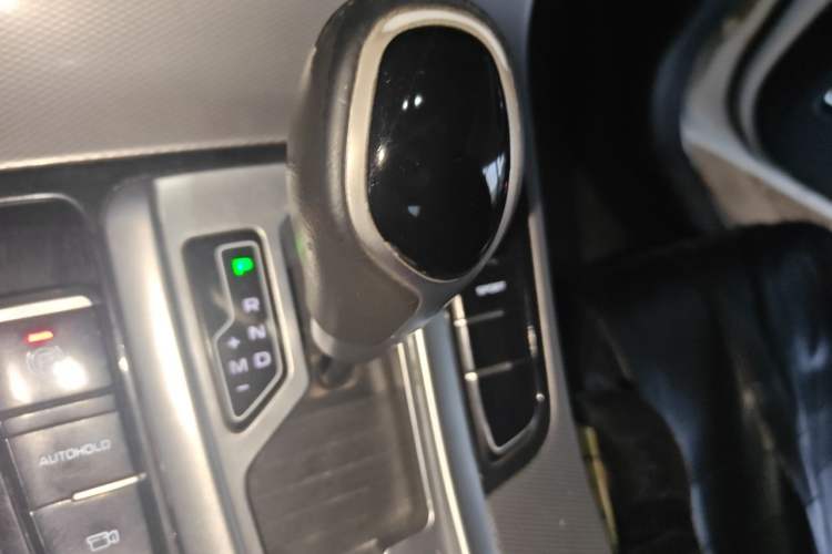 Used Geely Auto Emgrand GL 2018 1.4T DCT Elite Smart Connectivity Version Gear Lever