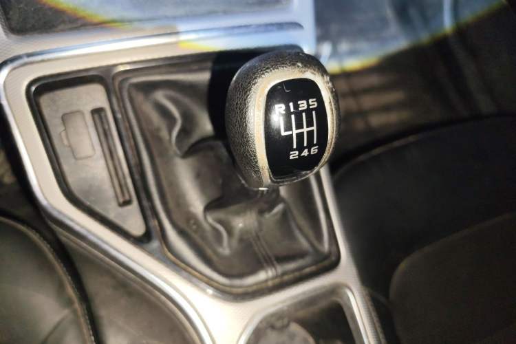 Used Geely Auto Emgrand GL 2018 1.4T Manual Elite Smart Connectivity Version Gear Lever