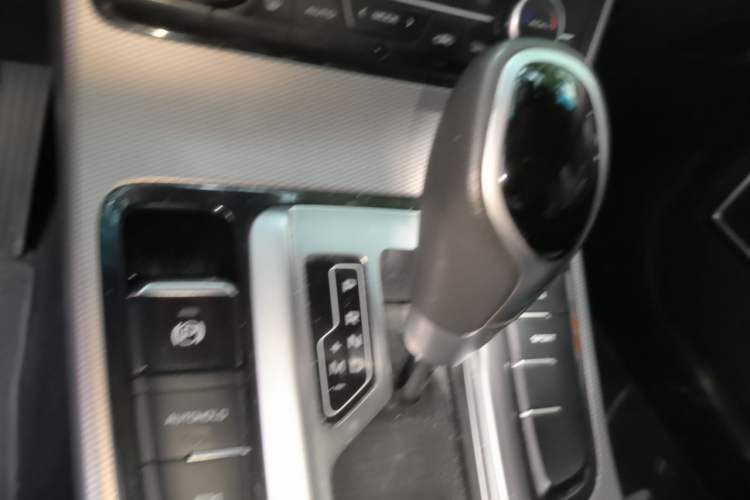 Used Geely Auto Emgrand GL 2018 1.4T DCT Elite Smart Connectivity Version Gear Lever