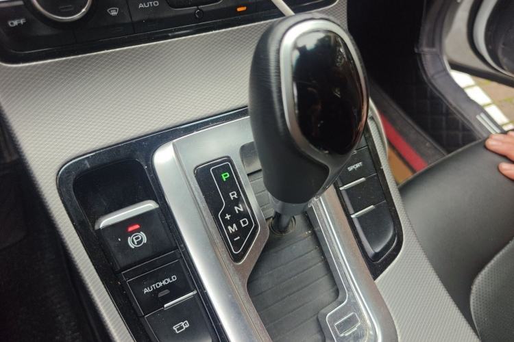 Used Geely Auto Emgrand GL 2018 1.8L DCT Elite Smart Connectivity Version Gear Lever