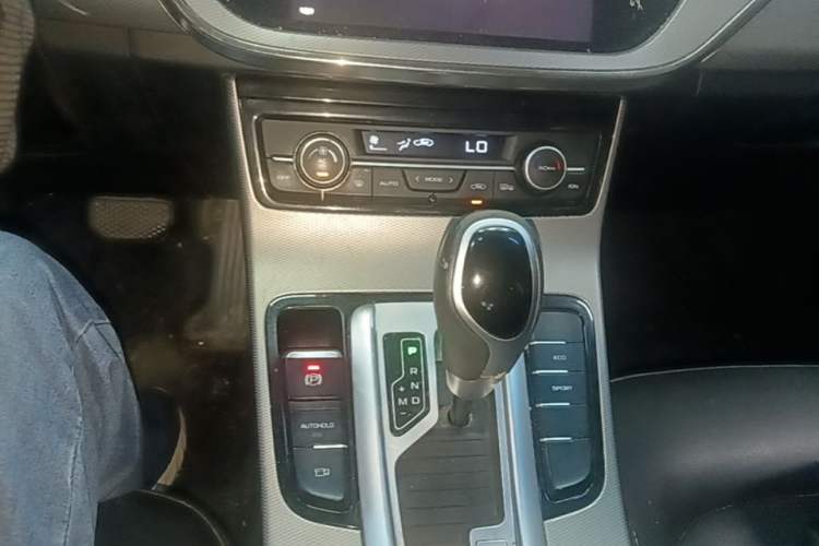 Used Geely Auto Emgrand GL 2018 1.8L DCT Elite Smart Connectivity Version Gear Lever