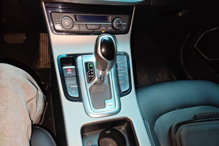 Used Geely Auto Emgrand GL 2018 1.4T DCT Elite Smart Connectivity Version Gear Lever
