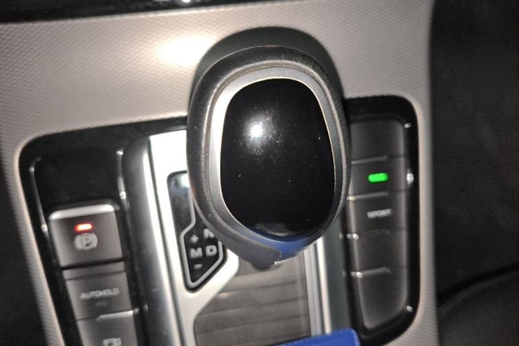 Used Geely Auto Emgrand GL 2018 1.8L DCT Elite Smart Connectivity Version Gear Lever