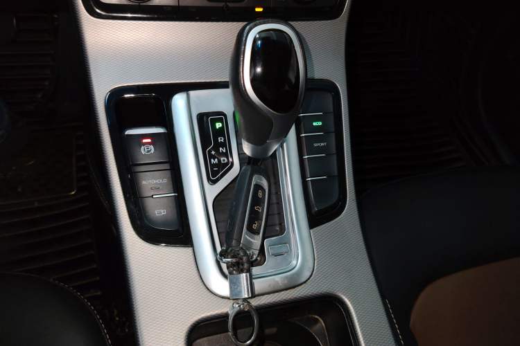 Used Geely Auto Emgrand GL 2018 1.4T DCT Prestige Smart Connectivity Version Gear Lever