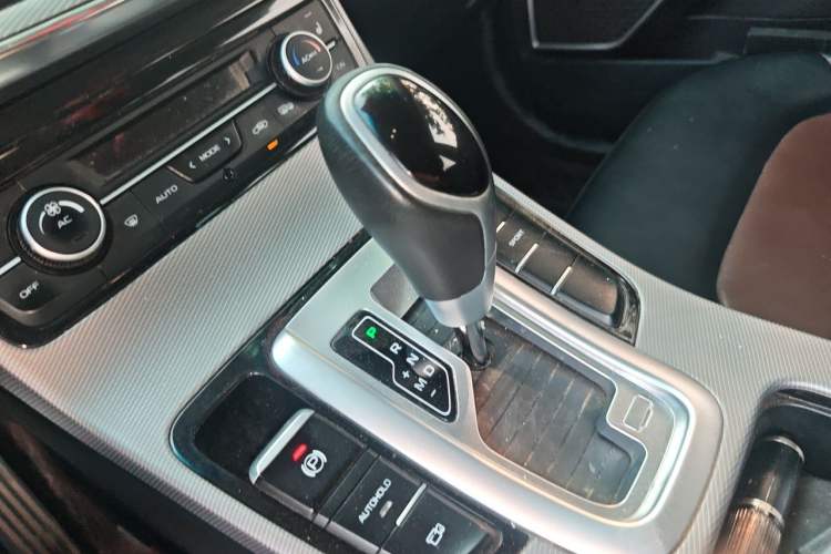 Used Geely Auto Emgrand GL 2018 1.4T DCT Prestige Smart Connectivity Version Gear Lever