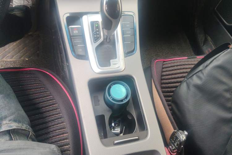 Used Geely Auto Emgrand GL 2018 1.8L DCT Elite Smart Connectivity Version Gear Lever