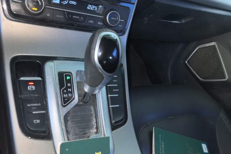 Used Geely Auto Emgrand GL 2018 1.8L DCT Elite Smart Connectivity Version Gear Lever