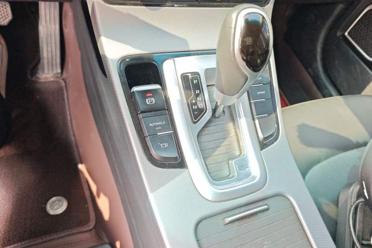 Used Geely Auto Emgrand GL 2018 1.4T DCT Elite Smart Connectivity Version Gear Lever