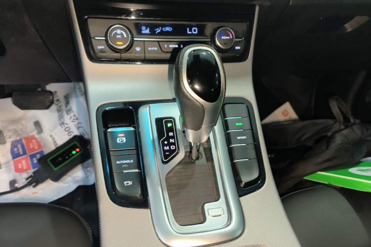 Used Geely Auto Emgrand GL 2018 1.4T DCT Elite Smart Connectivity Version Gear Lever