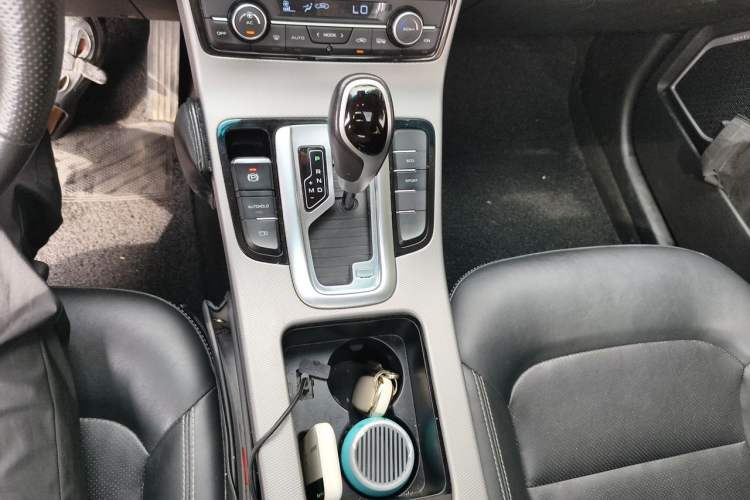 Used Geely Auto Emgrand GL 2018 1.8L DCT Elite Smart Connectivity Version Gear Lever