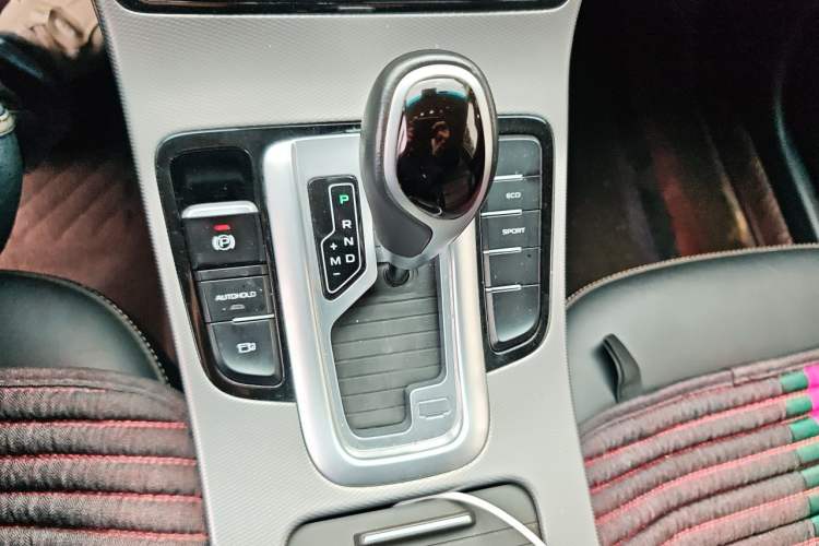 Used Geely Auto Emgrand GL 2018 1.4T DCT Prestige Smart Connectivity Version Gear Lever