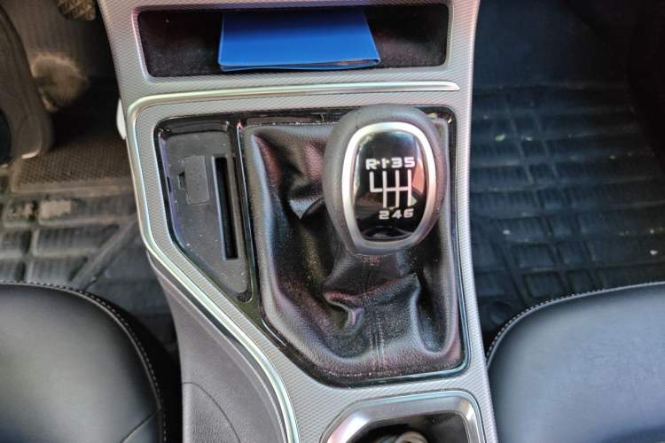 Used Geely Auto Emgrand GL 2018 1.8L Manual Elite Smart Connectivity Version Gear Lever