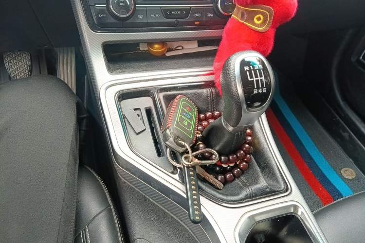 Used Geely Auto Emgrand GL 2018 1.4T Manual Elite Smart Connectivity Version Gear Lever