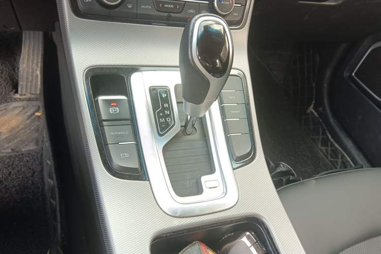 Used Geely Auto Emgrand GL 2018 1.4T DCT Elite Smart Connectivity Version Gear Lever
