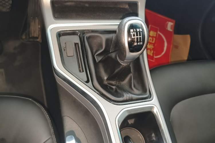 Used Geely Auto Emgrand GL 2018 1.4T Manual Elite Smart Connectivity Version Gear Lever