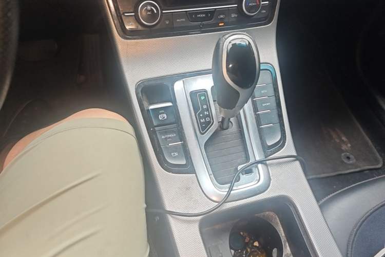 Used Geely Auto Emgrand GL 2018 1.8L DCT Elite Smart Connectivity Version Gear Lever