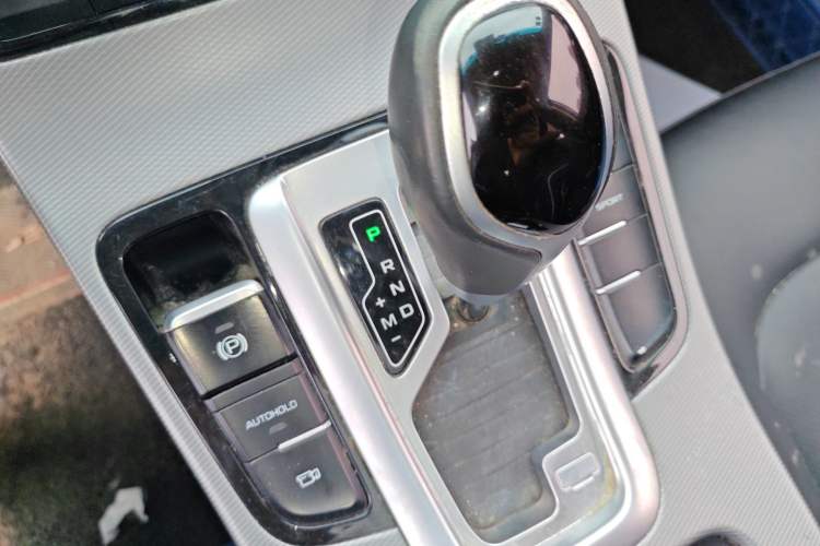 Used Geely Auto Emgrand GL 2018 1.8L DCT Elite Smart Connectivity Version Gear Lever