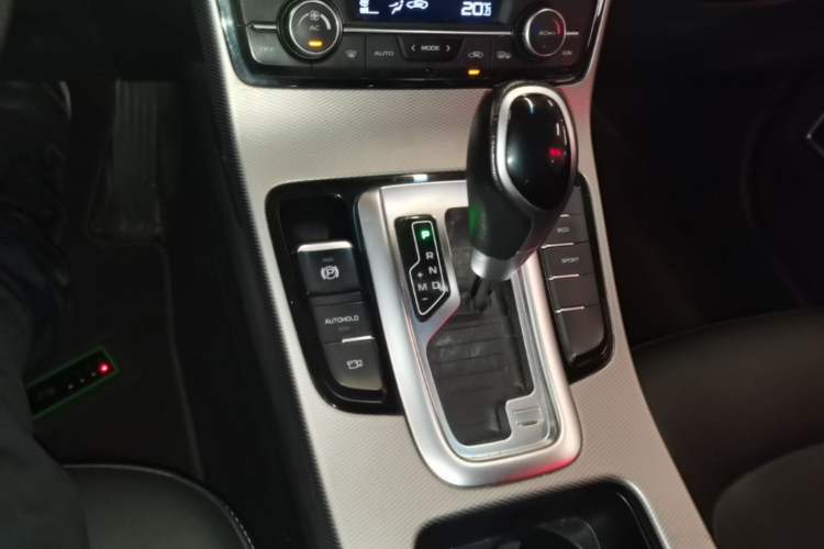 Used Geely Auto Emgrand GL 2018 1.4T DCT Elite Smart Connectivity Version Gear Lever