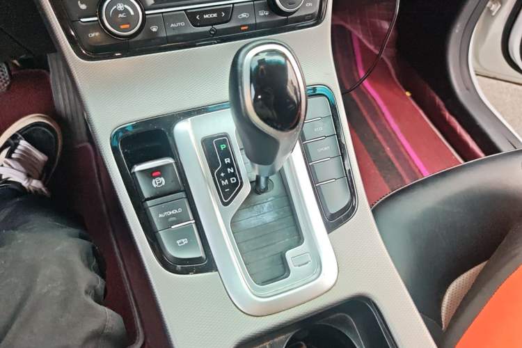 Used Geely Auto Emgrand GL 2018 1.4T DCT Prestige Smart Connectivity Version Gear Lever