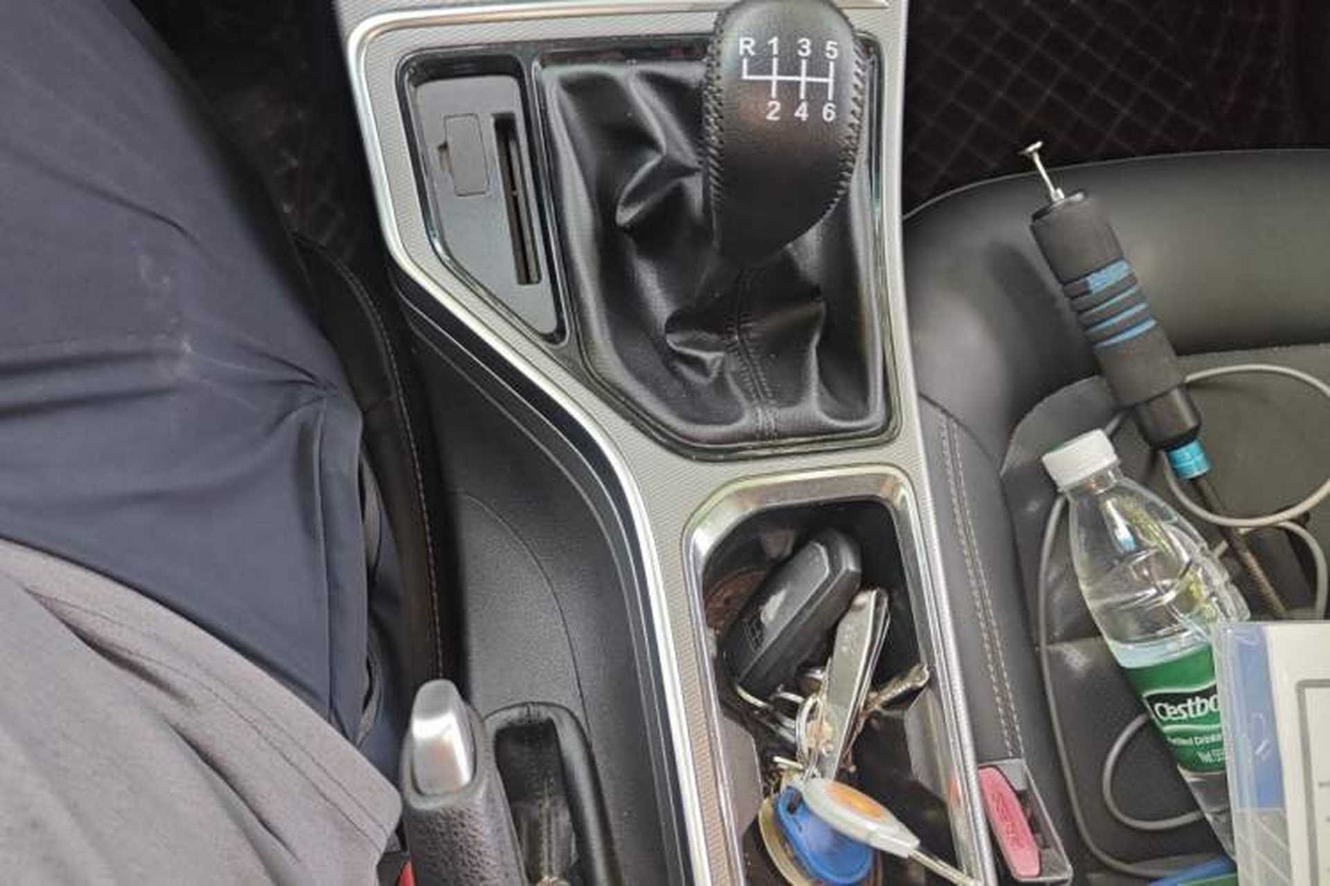 Used Geely Auto Emgrand GL 2018 1.8L Manual Elite Smart Connectivity Version Gear Lever