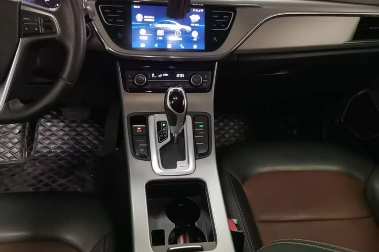 Used Geely Auto Emgrand GL 2018 1.4T DCT Prestige Smart Connectivity Version Gear Lever