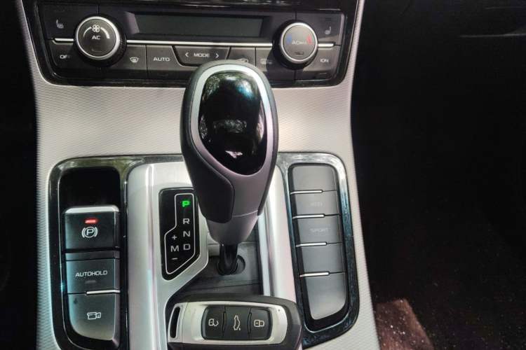 Used Geely Auto Emgrand GL 2018 1.4T DCT Prestige Smart Connectivity Version Gear Lever
