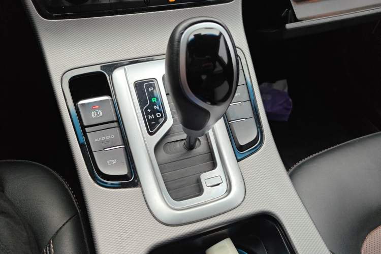 Used Geely Auto Emgrand GL 2018 1.4T DCT Prestige Smart Connectivity Version Gear Lever