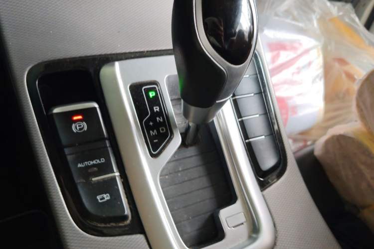 Used Geely Auto Emgrand GL 2018 1.8L DCT Elite Smart Connectivity Version Gear Lever
