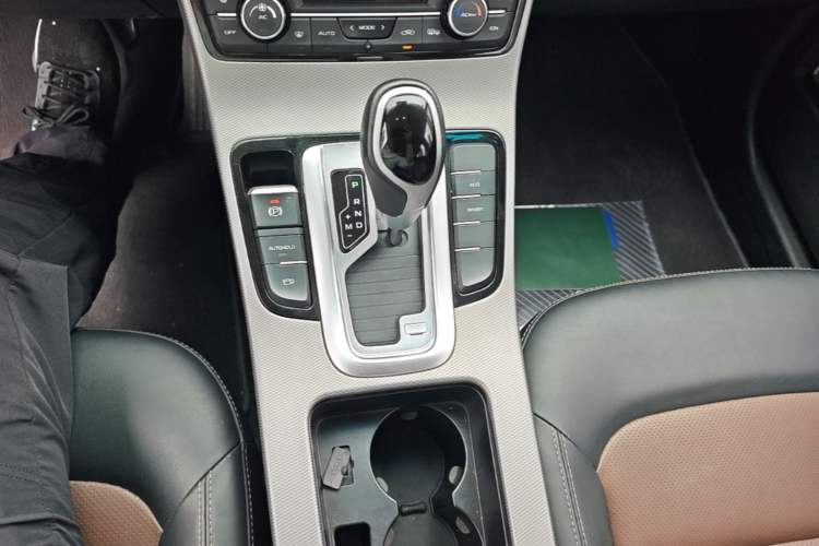 Used Geely Auto Emgrand GL 2018 1.4T DCT Prestige Smart Connectivity Version Gear Lever