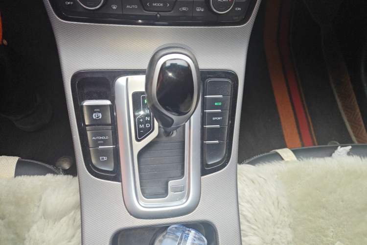 Used Geely Auto Emgrand GL 2018 1.8L DCT Elite Smart Connectivity Version Gear Lever