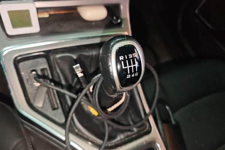 Used Geely Auto Emgrand GL 2018 1.8L Manual Elite Smart Connectivity Version Gear Lever