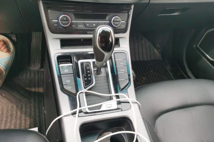 Used Geely Auto Emgrand GL 2018 1.4T DCT Elite Smart Connectivity Version Gear Lever