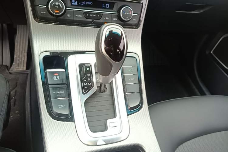 Used Geely Auto Emgrand GL 2018 1.4T DCT Elite Smart Connectivity Version Gear Lever
