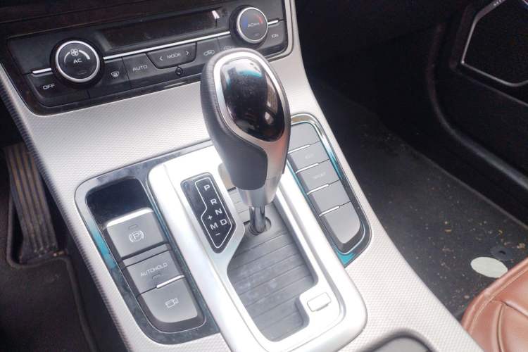 Used Geely Auto Emgrand GL 2018 1.4T DCT Elite Smart Connectivity Version Gear Lever