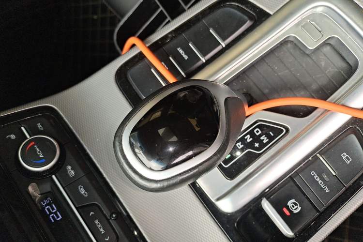 Used Geely Auto Emgrand GL 2018 1.4T DCT Prestige Smart Connectivity Version Gear Lever