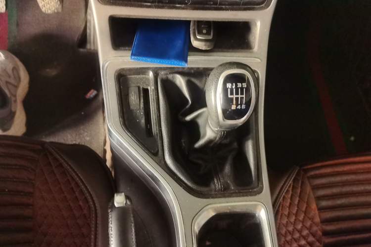 Used Geely Auto Emgrand GL 2018 1.8L Manual Elite Smart Connectivity Version Gear Lever