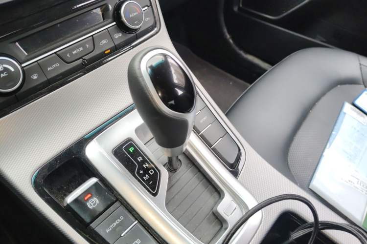 Used Geely Auto Emgrand GL 2018 1.4T DCT Elite Smart Connectivity Version Gear Lever