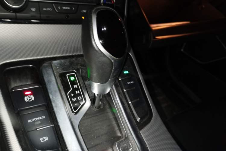 Used Geely Auto Emgrand GL 2018 1.4T DCT Elite Smart Connectivity Version Gear Lever