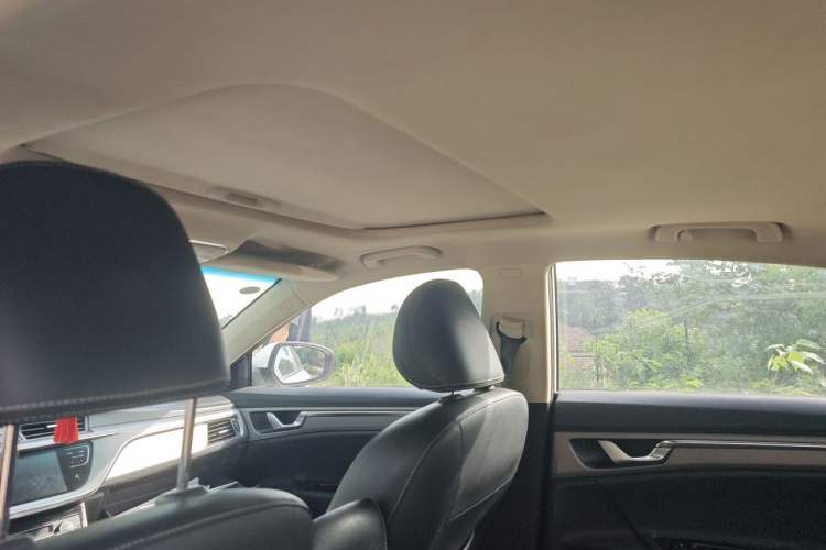 Used Geely Auto Emgrand GL 2018 1.8L DCT Elite Smart Connectivity Version Headliner