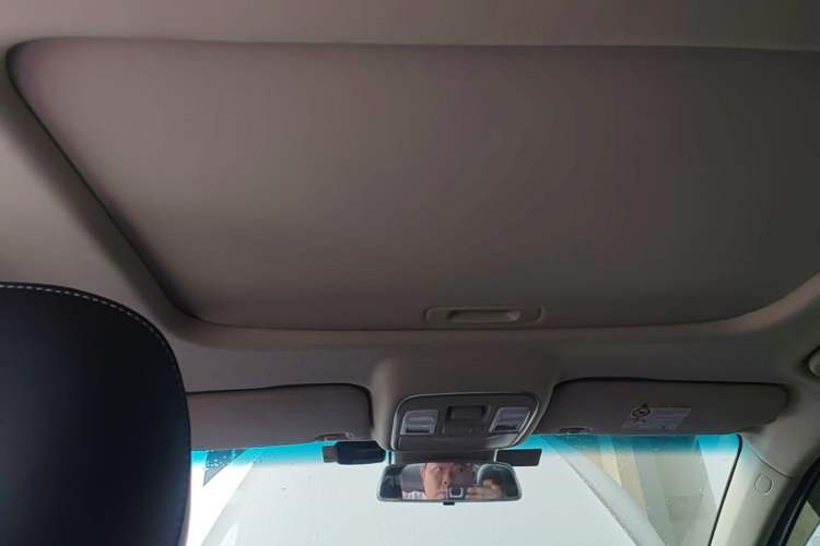 Used Geely Auto Emgrand GL 2018 1.8L DCT Elite Smart Connectivity Version Headliner