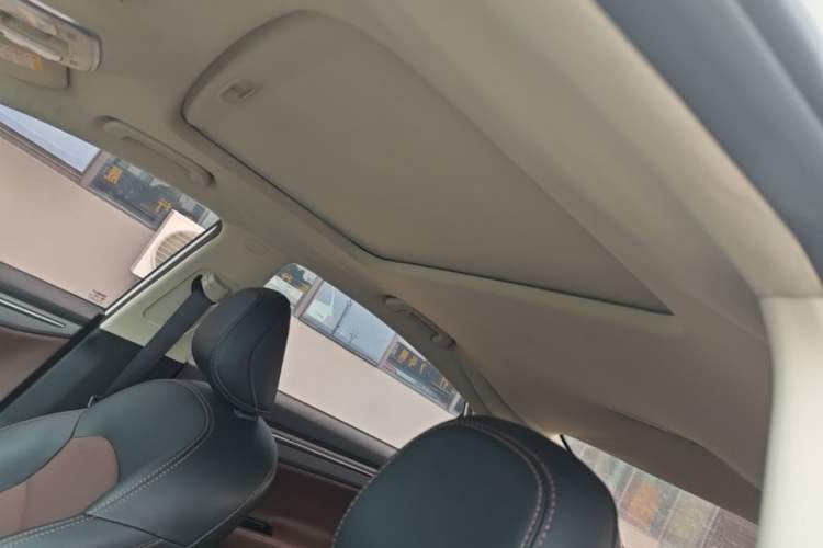 Used Geely Auto Emgrand GL 2018 1.4T DCT Prestige Smart Connectivity Version Headliner