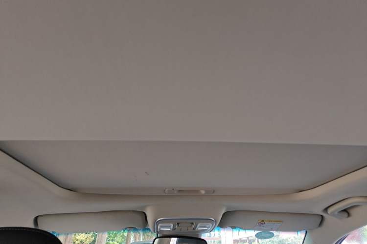 Used Geely Auto Emgrand GL 2018 1.8L Manual Elite Smart Connectivity Version Headliner