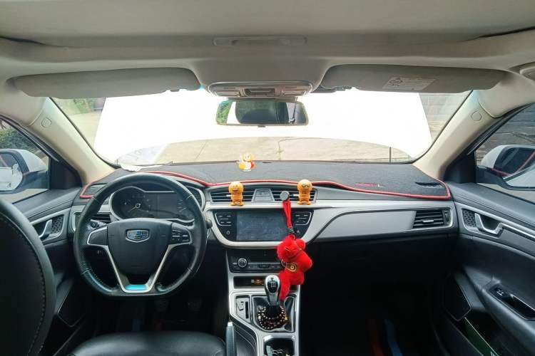 Used Geely Auto Emgrand GL 2018 1.4T Manual Elite Smart Connectivity Version Headliner