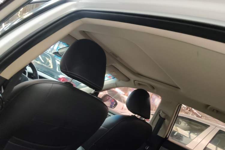 Used Geely Auto Emgrand GL 2018 1.4T Manual Elite Smart Connectivity Version Headliner