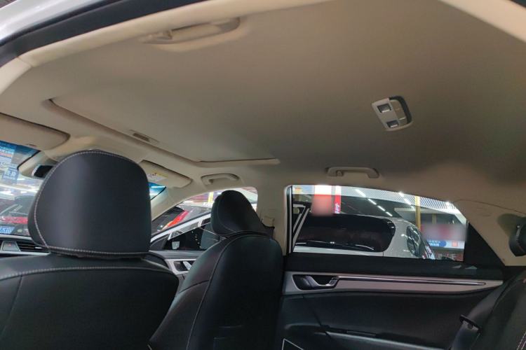 Used Geely Auto Emgrand GL 2018 1.8L DCT Elite Smart Connectivity Version Headliner