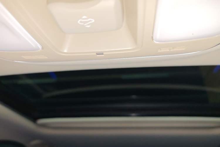Used Geely Auto Emgrand GL 2018 1.8L DCT Elite Smart Connectivity Version Headliner