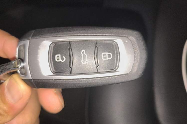 Used Geely Auto Emgrand GL 2018 1.8L DCT Elite Smart Connectivity Version Interior 1