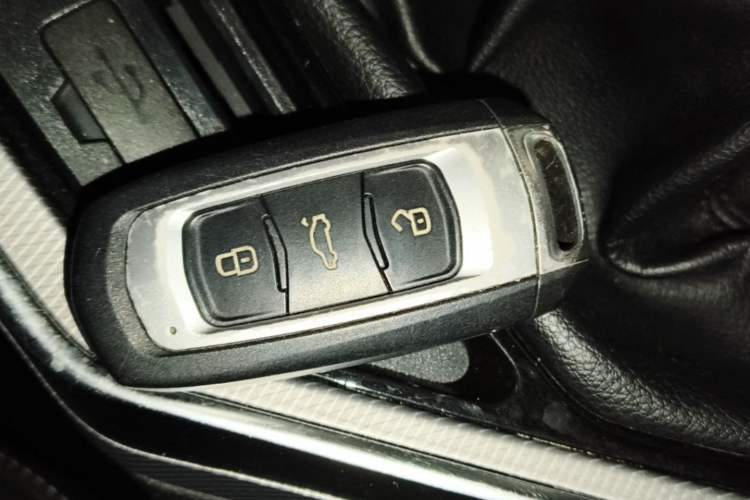 Used Geely Auto Emgrand GL 2018 1.8L Manual Elite Smart Connectivity Version Interior 1