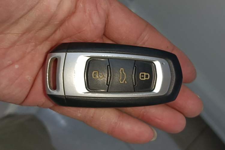Used Geely Auto Emgrand GL 2018 1.8L DCT Elite Smart Connectivity Version Interior 1