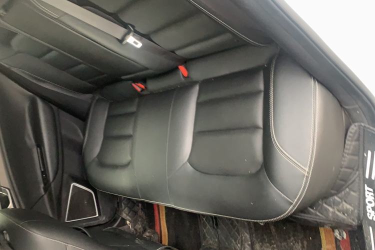 Used Geely Auto Emgrand GL 2018 1.8L DCT Elite Smart Connectivity Version Interior 3